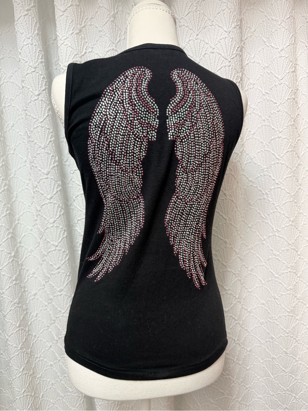 Black Sleeveless Rhinestone Cutout Tank Top - Picture 2 of 4